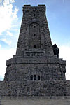 Шипкинский мемориал построенный почти сразу после сражения возведен на частные пожертвования. Памятник сделан из доломита – редкого минерала, специально поднятого на эту высоту.