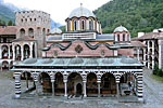 Храм Рильского Монастыря. Одна из самых значительных болгарских святынь.