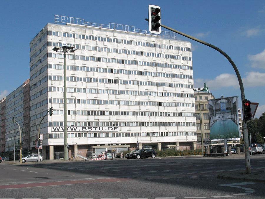 Восточный Берлин. Типичное здание.