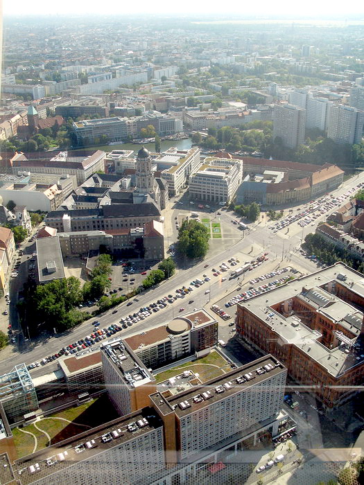  .     Fernsehturm     200 .