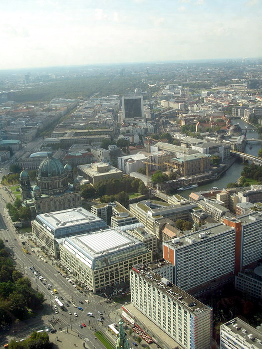  .     Fernsehturm     200 .