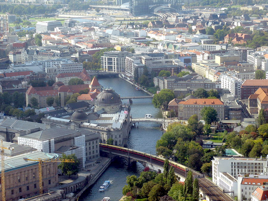  .     Fernsehturm     200 .    .