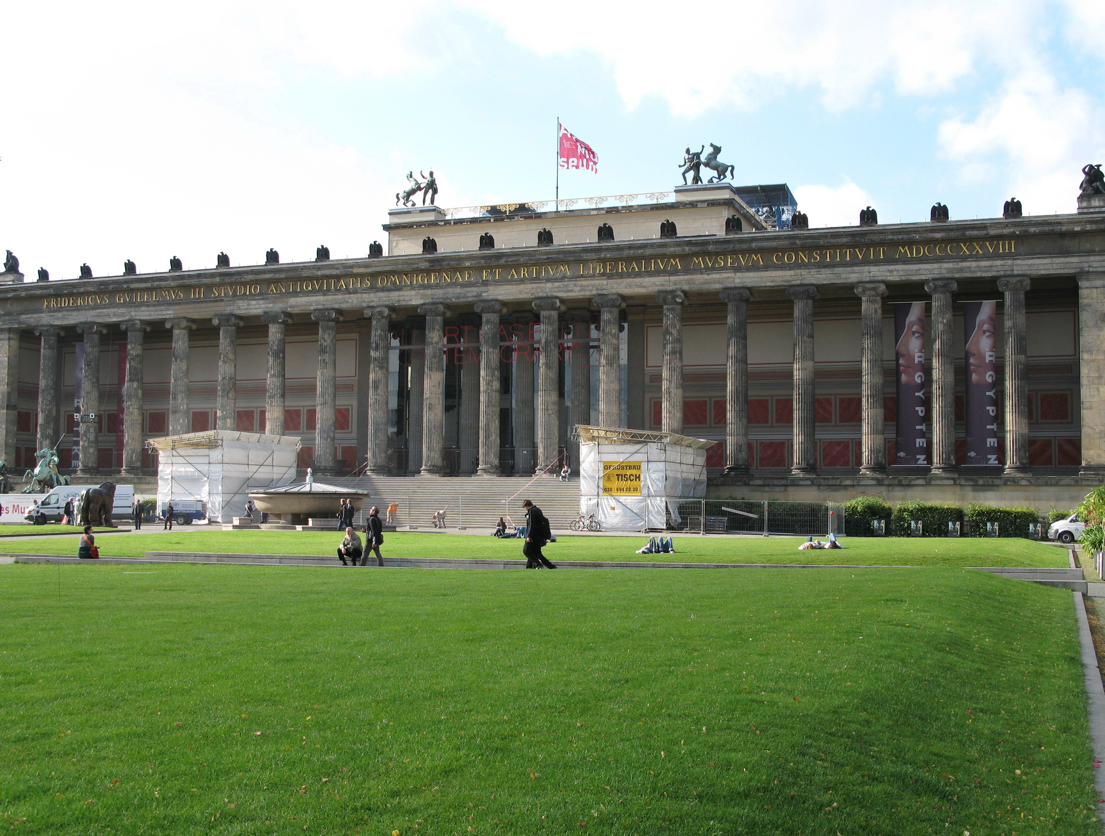  .    Humboldt-Universitat,  Zeug-haus,       .