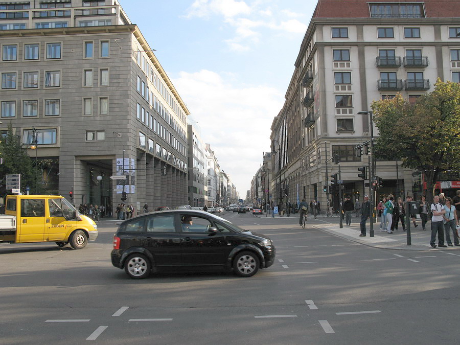Восточный Берлин. Улицы города.