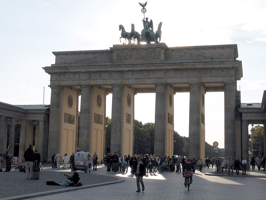 Восточный Берлин. Бранденбургские ворота «Brandenburger Tor».