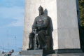 Памятник в центре Владимира